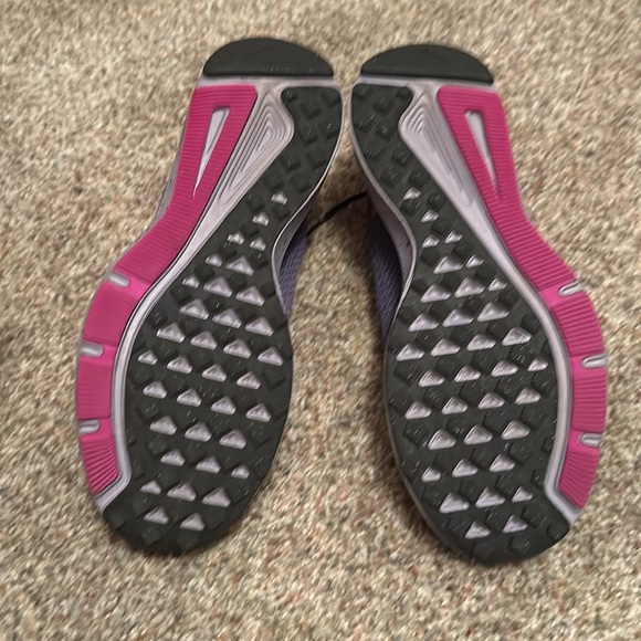 Nike Quest Shoes - Picture 4 of 4